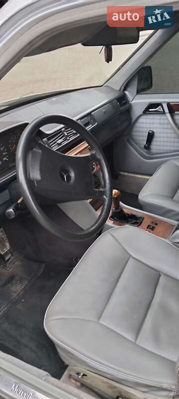 Седан Mercedes-Benz E-Class 1988 в Тернополі фото 23 Седан Mercedes-Benz E-Class 1988 в Тернополі