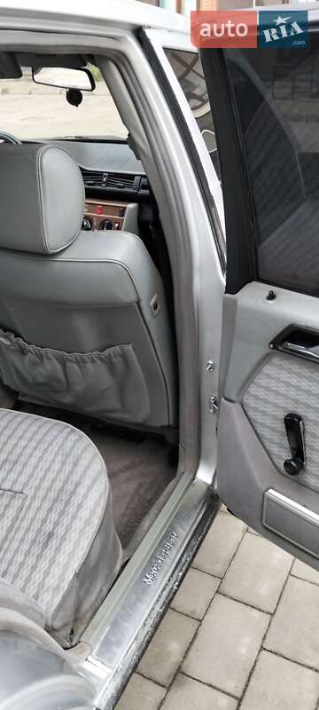 Седан Mercedes-Benz E-Class 1988 в Тернополі фото 25 Седан Mercedes-Benz E-Class 1988 в Тернополі