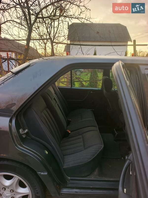 Седан Mercedes-Benz E-Class 1988 в Ивано-Франковске фото 4 Седан Mercedes-Benz E-Class 1988 в Ивано-Франковске
