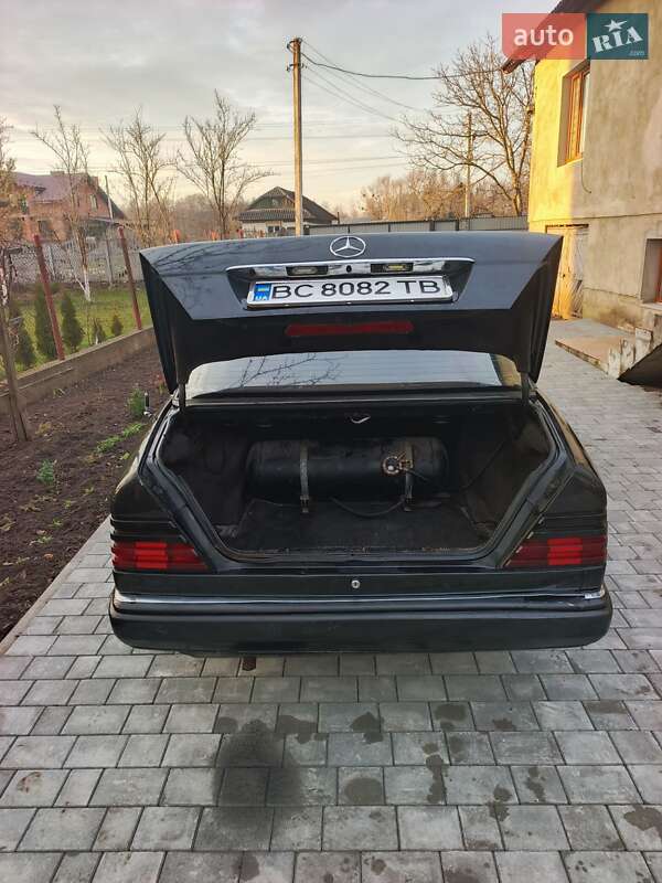 Седан Mercedes-Benz E-Class 1988 в Ивано-Франковске фото 8 Седан Mercedes-Benz E-Class 1988 в Ивано-Франковске