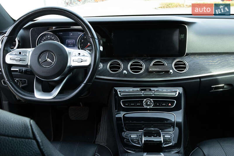 Седан Mercedes-Benz E-Class 2016 в Львові