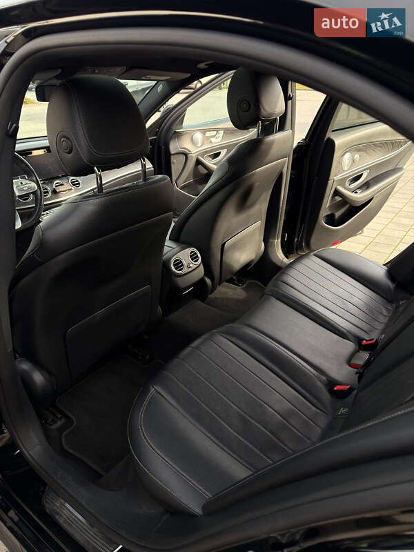 Седан Mercedes-Benz E-Class 2016 в Львові