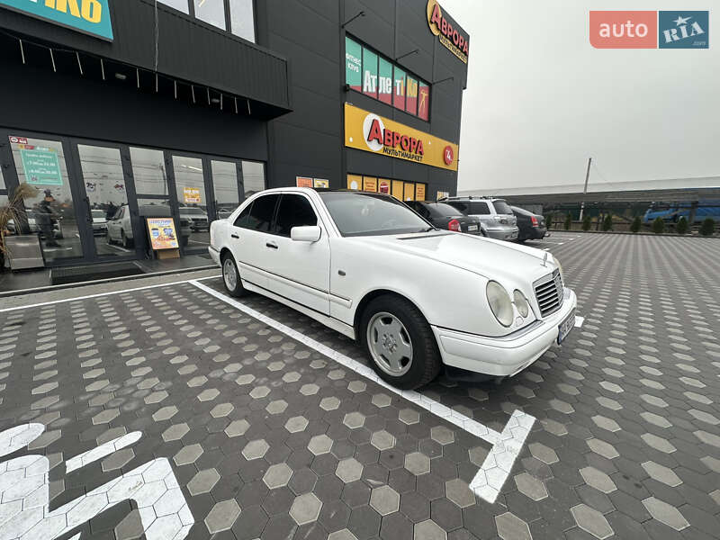 Седан Mercedes-Benz E-Class 1999 в Києві