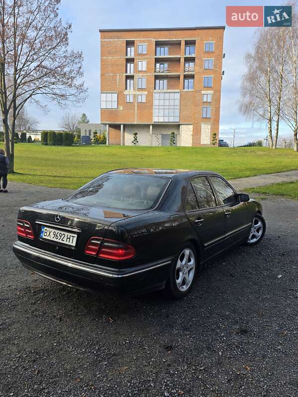 Седан Mercedes-Benz E-Class 2000 в Хмельницком