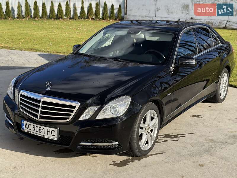 Седан Mercedes-Benz E-Class 2011 в Луцке