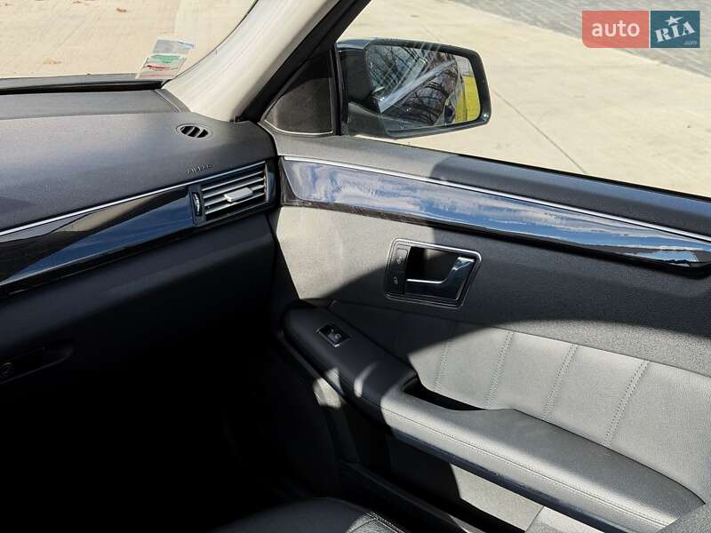Седан Mercedes-Benz E-Class 2011 в Луцке