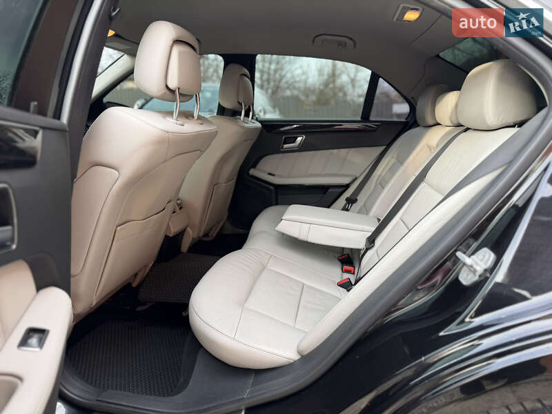 Седан Mercedes-Benz E-Class 2013 в Івано-Франківську