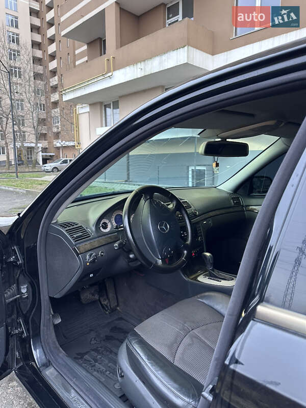 Седан Mercedes-Benz E-Class 2003 в Вышгороде