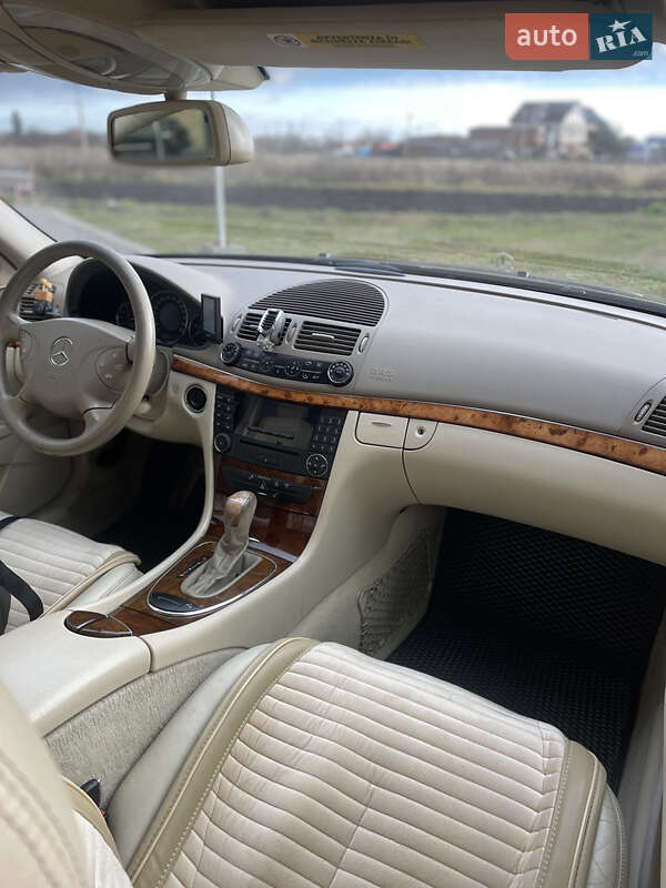 Седан Mercedes-Benz E-Class 2004 в Буську