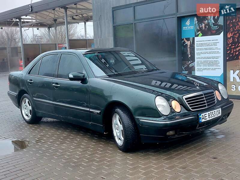 Седан Mercedes-Benz E-Class 2001 в Киеве