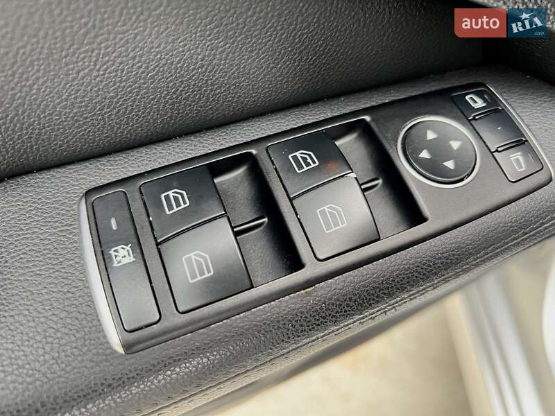 Седан Mercedes-Benz E-Class 2013 в Києві