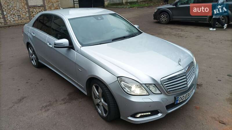 Седан Mercedes-Benz E-Class 2010 в Одесі