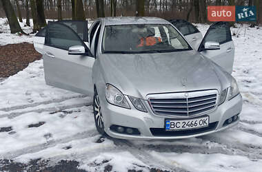 Седан Mercedes-Benz E-Class 2011 в Самборі
