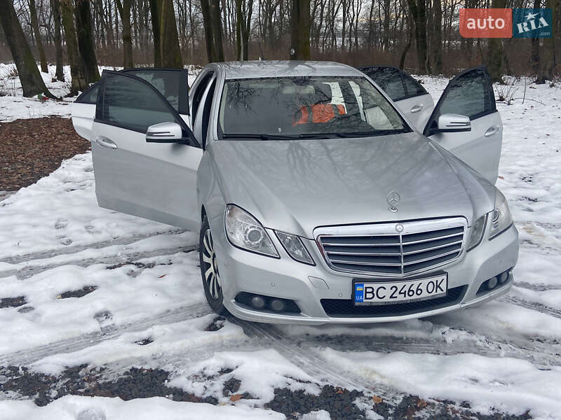 Mercedes-Benz E-Class 2011