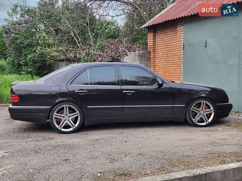 Седан Mercedes-Benz E-Class 1998 в Запоріжжі