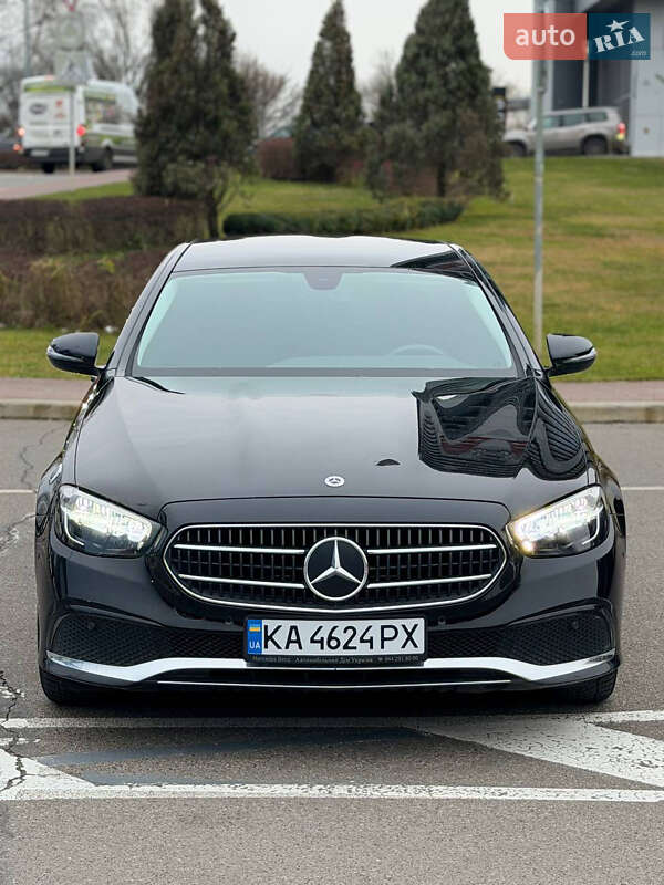 Седан Mercedes-Benz E-Class 2021 в Києві
