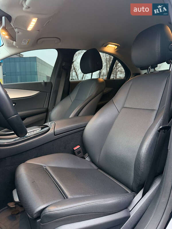 Седан Mercedes-Benz E-Class 2021 в Києві