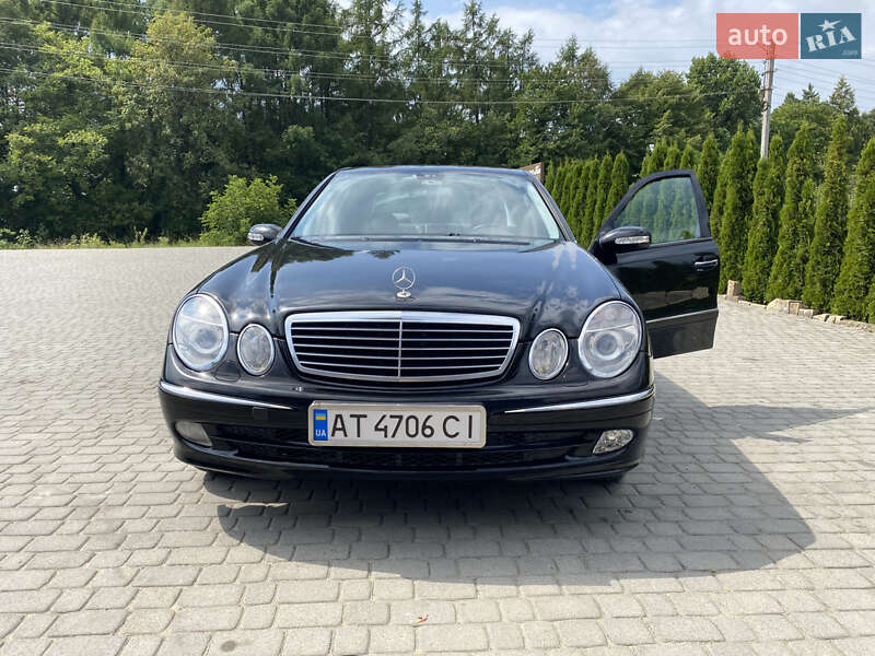 Седан Mercedes-Benz E-Class 2004 в Косове