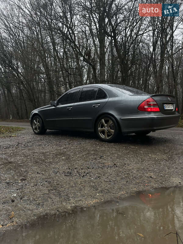 Седан Mercedes-Benz E-Class 2006 в Вінниці