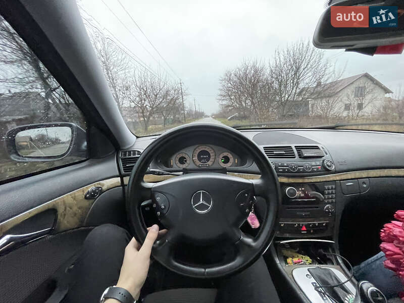 Седан Mercedes-Benz E-Class 2006 в Вінниці