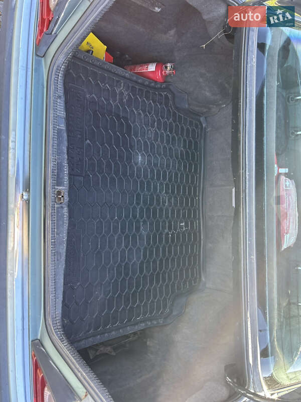 Седан Mercedes-Benz E-Class 1991 в Жовкві фото 10 Седан Mercedes-Benz E-Class 1991 в Жовкві