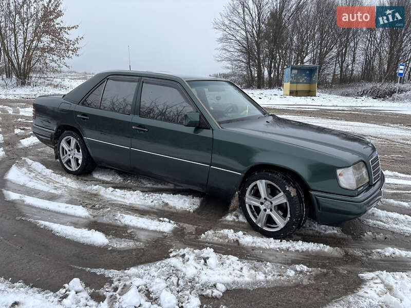 Седан Mercedes-Benz E-Class 1995 в Тернополе