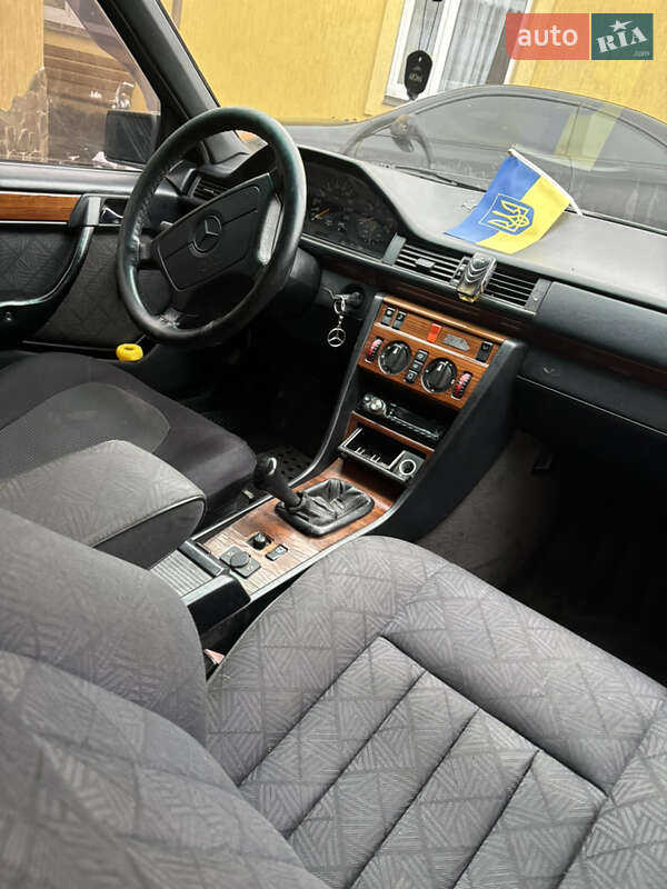 Седан Mercedes-Benz E-Class 1995 в Тернополе