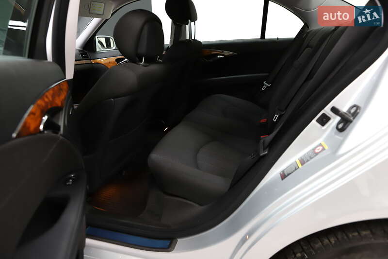 Седан Mercedes-Benz E-Class 2008 в Дрогобичі