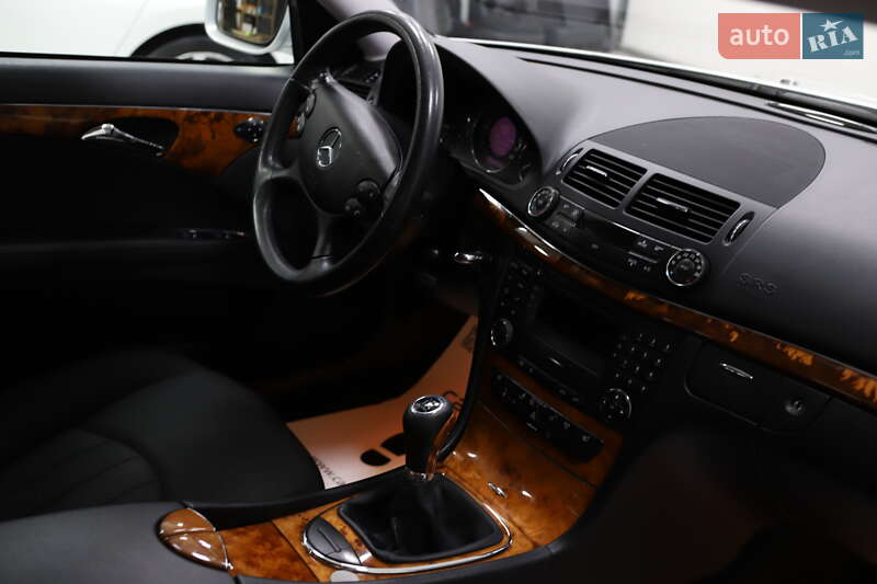 Седан Mercedes-Benz E-Class 2008 в Дрогобичі