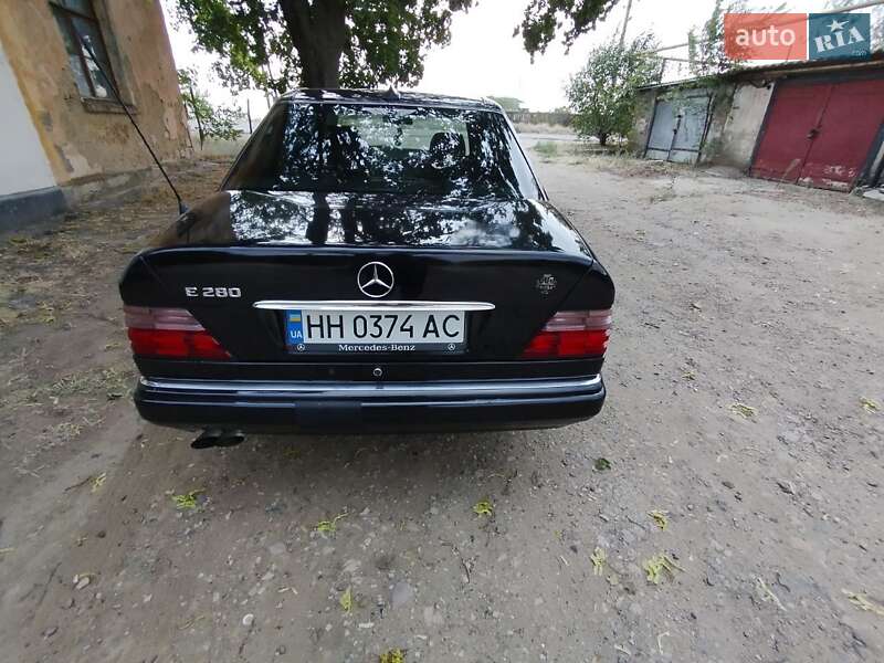Седан Mercedes-Benz E-Class 1995 в Лиманском