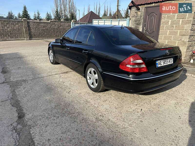 Седан Mercedes-Benz E-Class 2003 в Покрові
