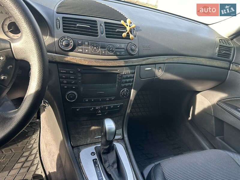 Седан Mercedes-Benz E-Class 2003 в Покрові