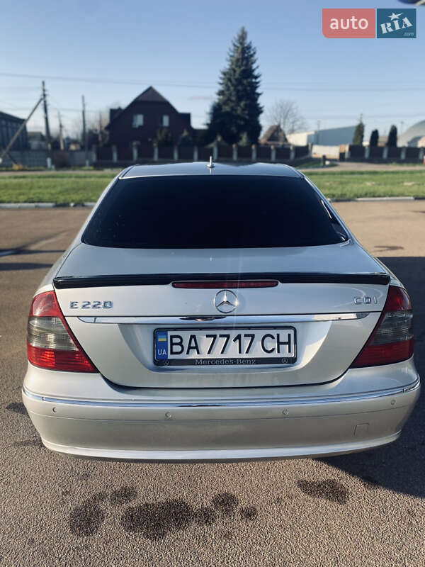 Седан Mercedes-Benz E-Class 2008 в Вільшанці