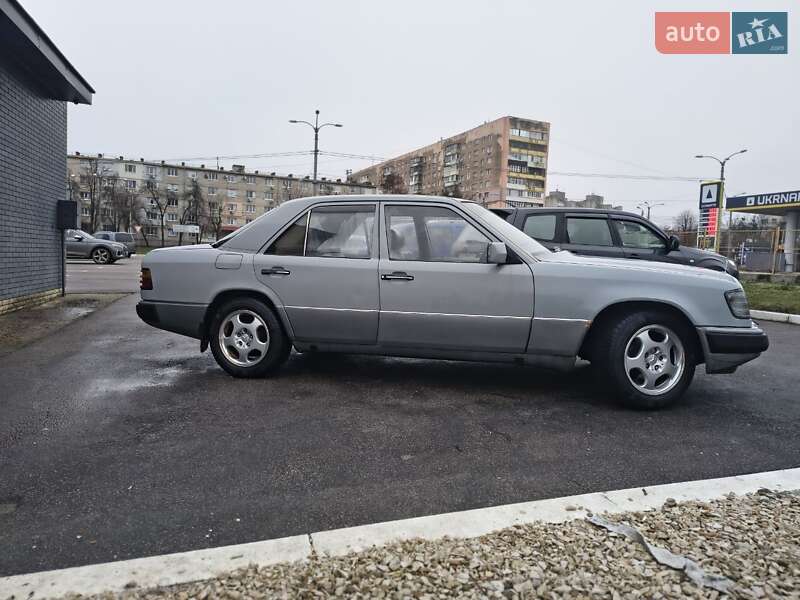 Седан Mercedes-Benz E-Class 1990 в Харкові фото 3 Седан Mercedes-Benz E-Class 1990 в Харкові