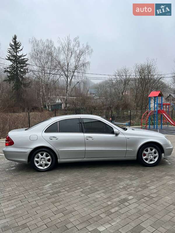 Седан Mercedes-Benz E-Class 2003 в Кременце