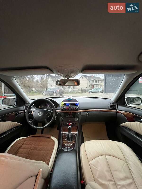 Седан Mercedes-Benz E-Class 2003 в Кременце