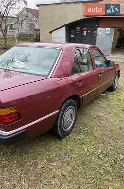 Седан Mercedes-Benz E-Class 1990 в Золочеве