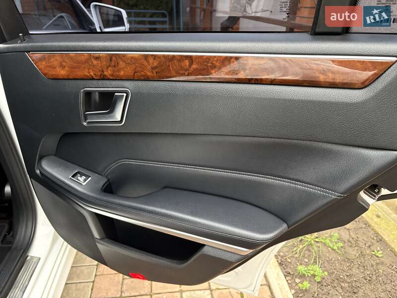 Седан Mercedes-Benz E-Class 2014 в Одесі