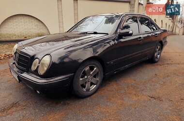 Седан Mercedes-Benz E-Class 1999 в Буче