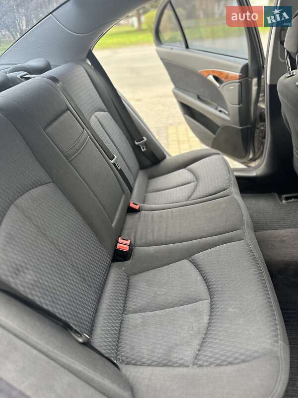 Седан Mercedes-Benz E-Class 2004 в Одесі фото 13 Седан Mercedes-Benz E-Class 2004 в Одесі