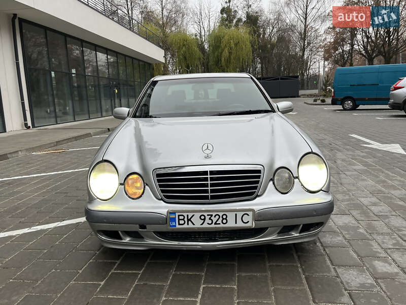 Седан Mercedes-Benz E-Class 2001 в Ровно