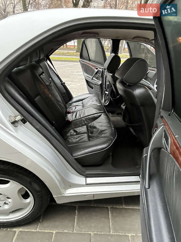 Седан Mercedes-Benz E-Class 2001 в Ровно