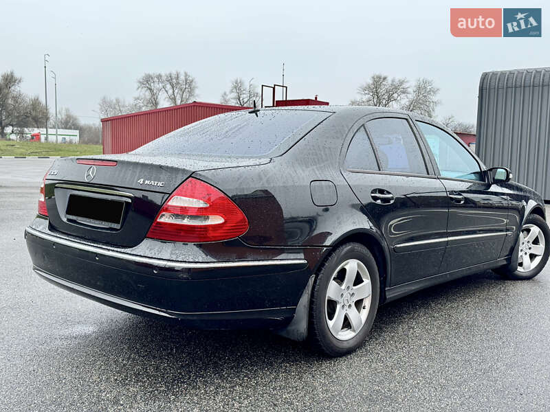 Седан Mercedes-Benz E-Class 2004 в Києві