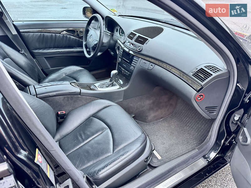 Седан Mercedes-Benz E-Class 2004 в Києві