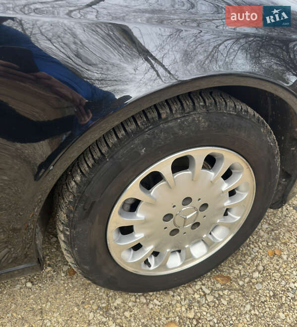 Седан Mercedes-Benz E-Class 2004 в Львове