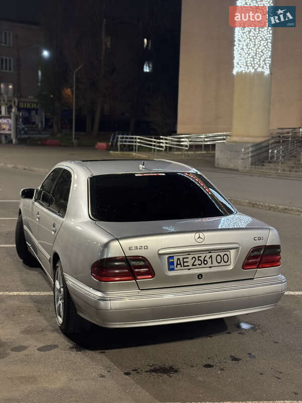 Седан Mercedes-Benz E-Class 2001 в Кривому Розі