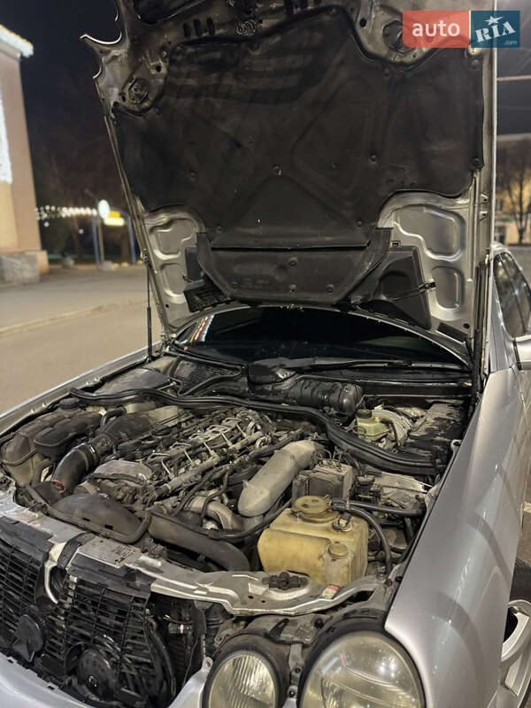 Седан Mercedes-Benz E-Class 2001 в Кривому Розі