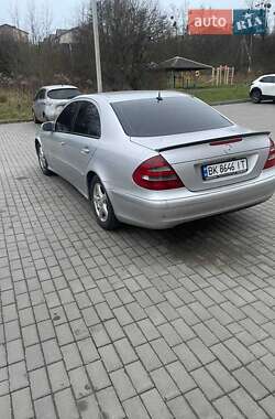 Седан Mercedes-Benz E-Class 2002 в Ровно