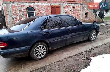Седан Mercedes-Benz E-Class 2000 в Дрогобыче