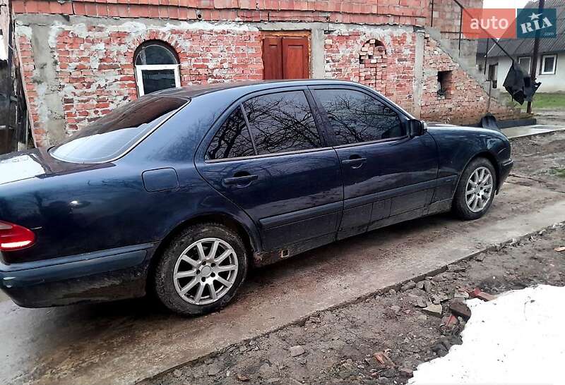 Mercedes-Benz E-Class 2000